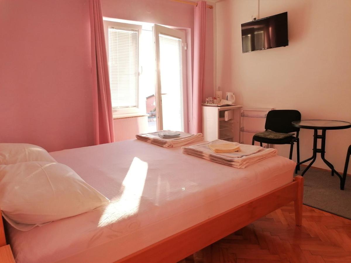 Guest House Pamela Senj  Εξωτερικό φωτογραφία