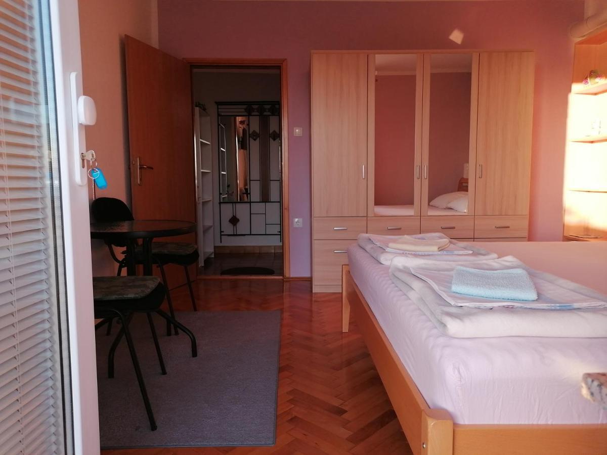 Guest House Pamela Senj  Εξωτερικό φωτογραφία